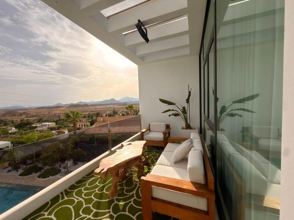 Chalet de lujo- Piscina-gym-sauna y jacuzzy Villa in Alacantí