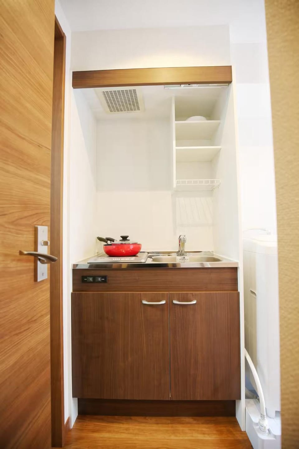 GS101 Ground Floor Easy with Luggage Keisei Line 6 Min Private Kitchen and Bath Sleeps 2 Apartment in Japan