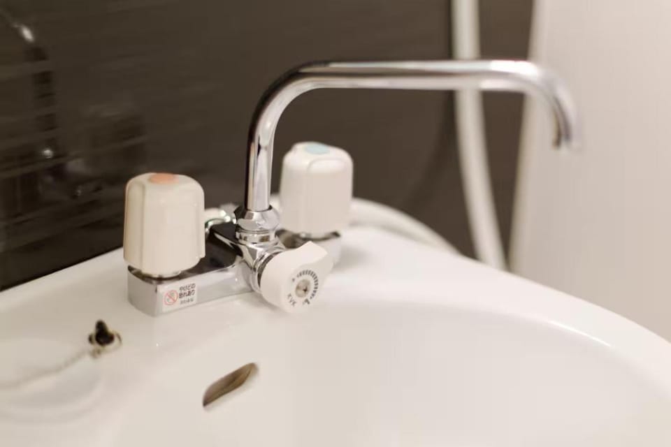 GS101 Ground Floor Easy with Luggage Keisei Line 6 Min Private Kitchen and Bath Sleeps 2 Apartment in Japan