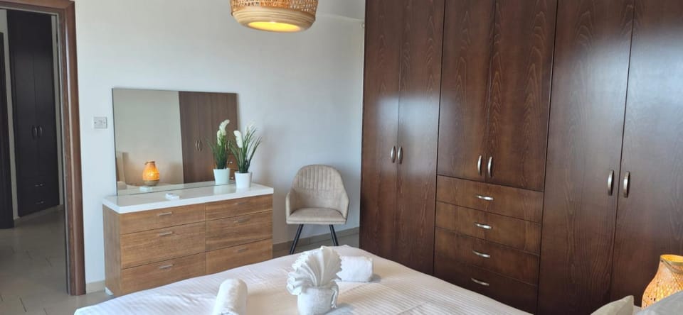 Bed, wardrobe