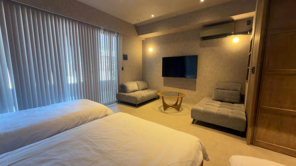 Bed, Living room