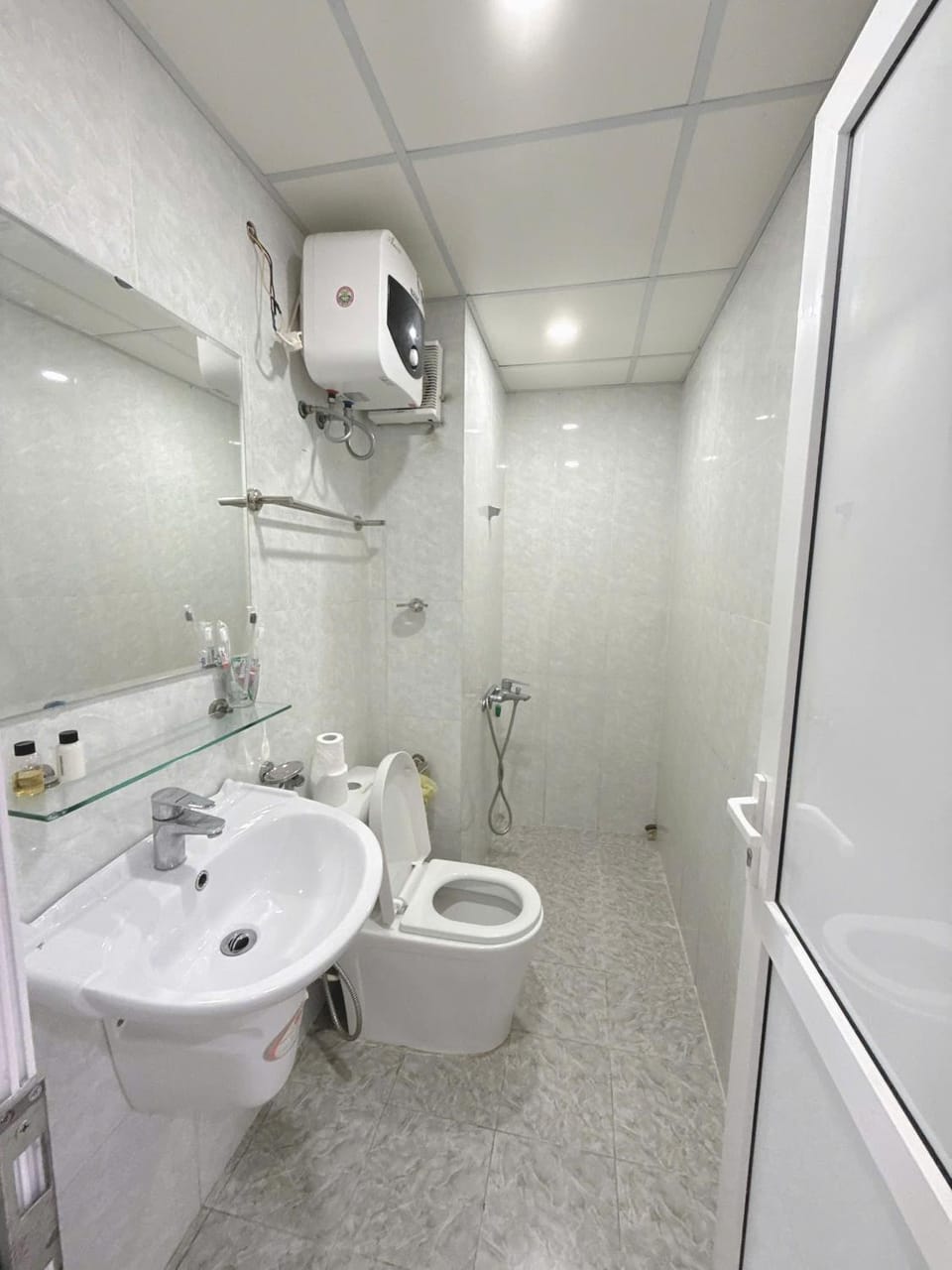 Shower, Toilet, Bathroom