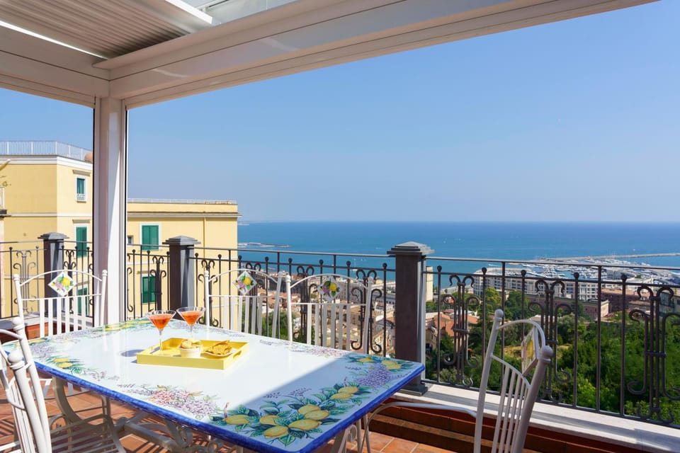 Patio, Natural landscape, View (from property/room), Balcony/Terrace, Dining area, Sea view
