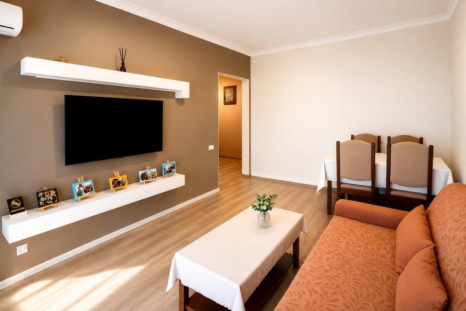 Communal lounge/ TV room, TV and multimedia, Living room, Photo of the whole room, Seating area