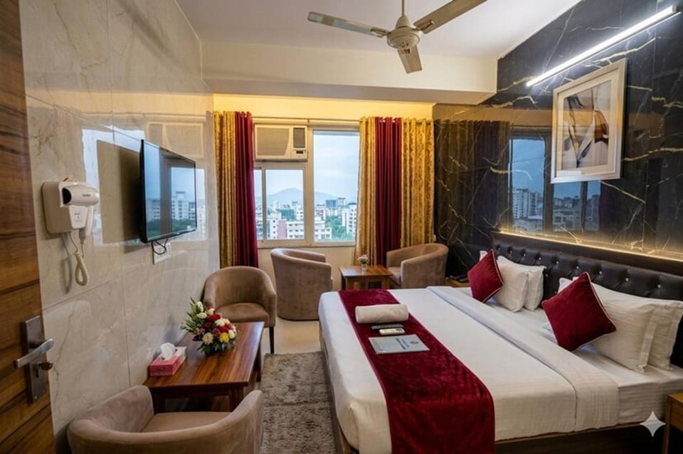 Bed, TV and multimedia, Photo of the whole room, Seating area, Bedroom, air conditioner