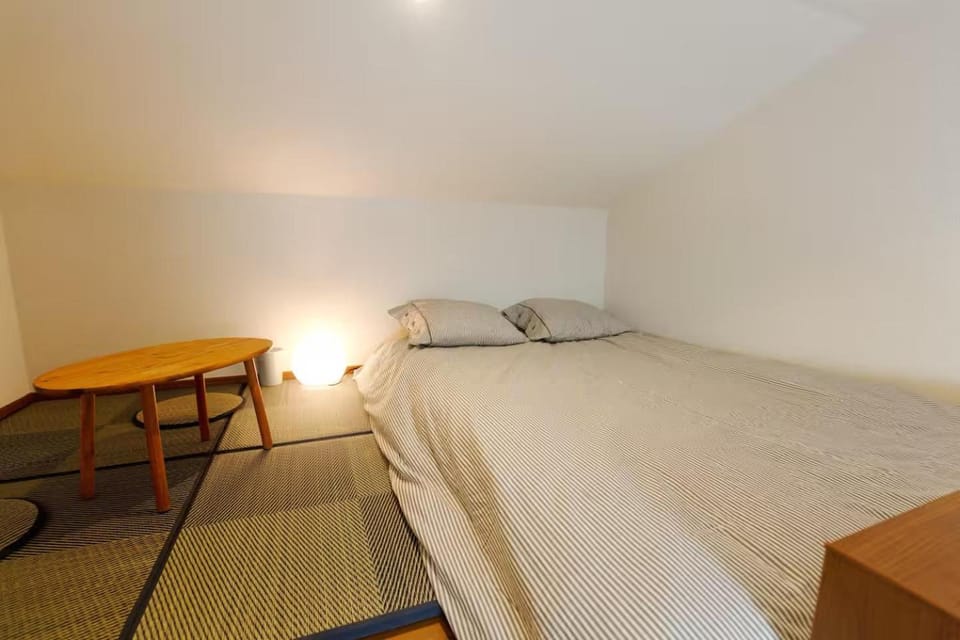 GS201 Cozy Loft Home Double Futon and Single Floor Futon Sleeps 3 Apartment in Japan