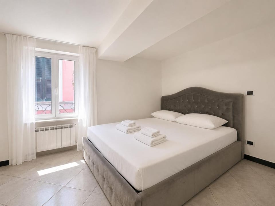 Bed, Photo of the whole room, Bedroom, internet, towels