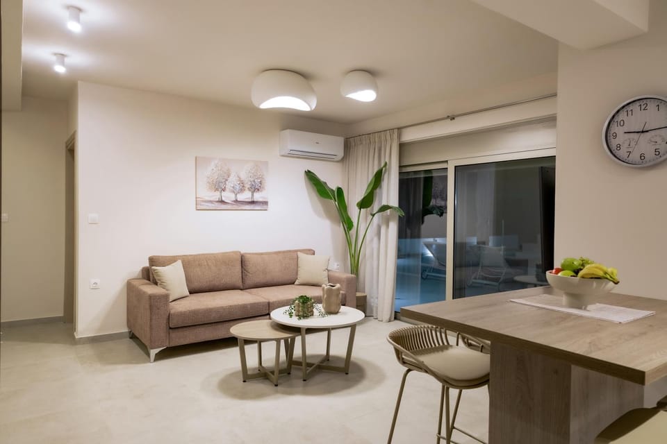 Living room, Seating area, Dining area, air conditioner