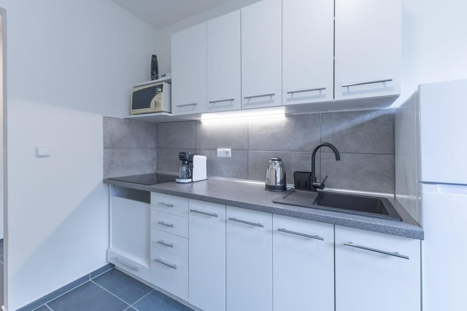 Coffee/tea facilities, Kitchen or kitchenette, pet friendly, stove