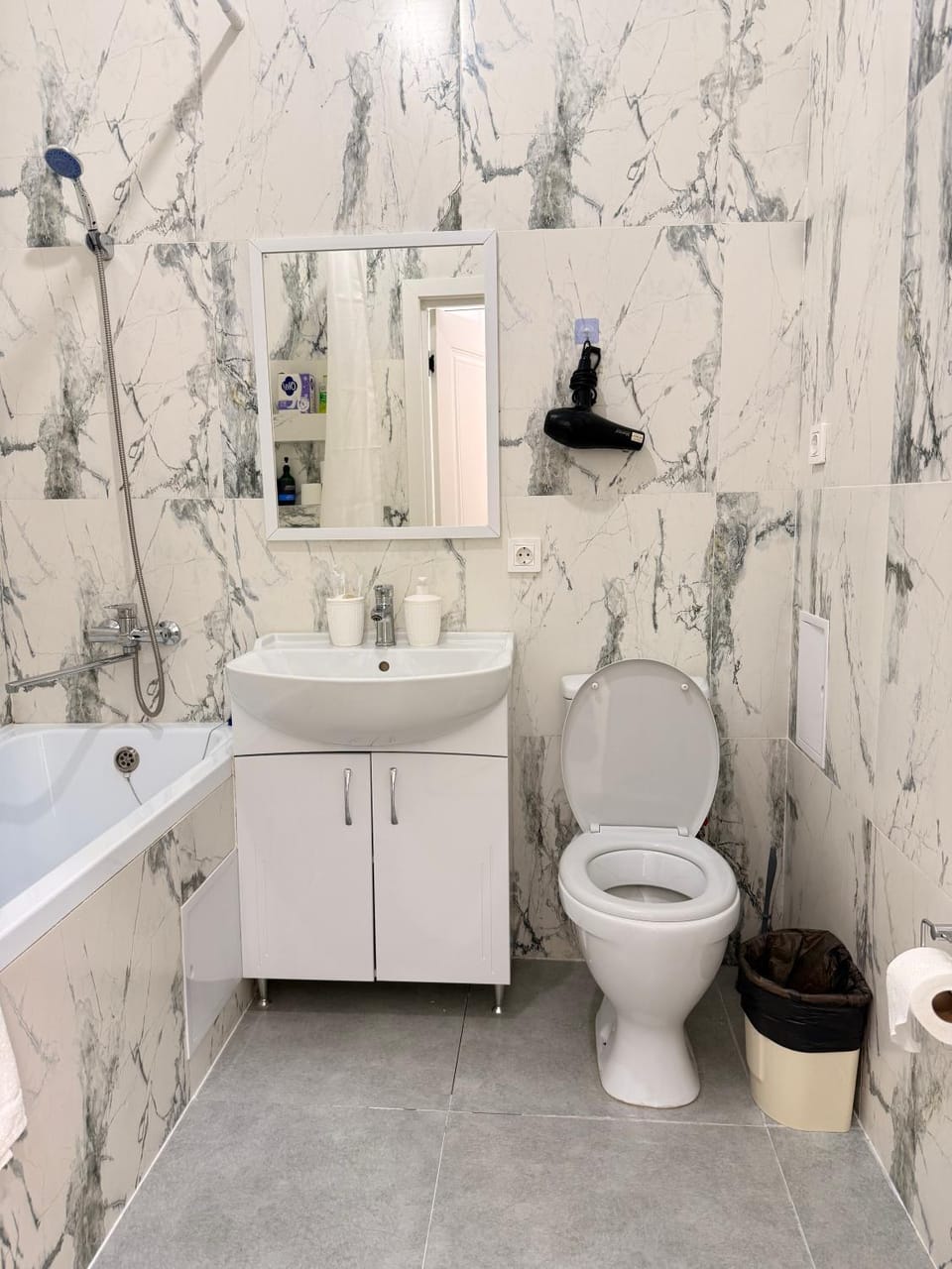 Shower, Toilet, Bathroom, Bath