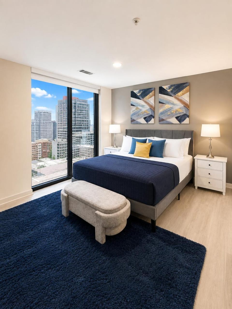 City Skyline Oasis2BR HighrisePool Balcony View Apartment in Atlanta