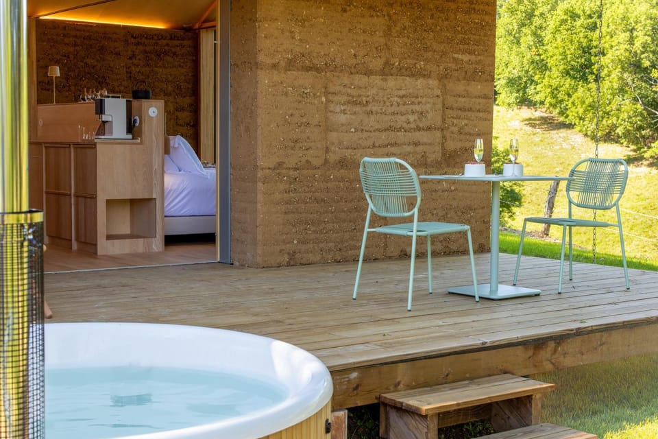 Eco-Lodge et SPA TERRE- Domaine Les Safranières Nature lodge in Occitanie
