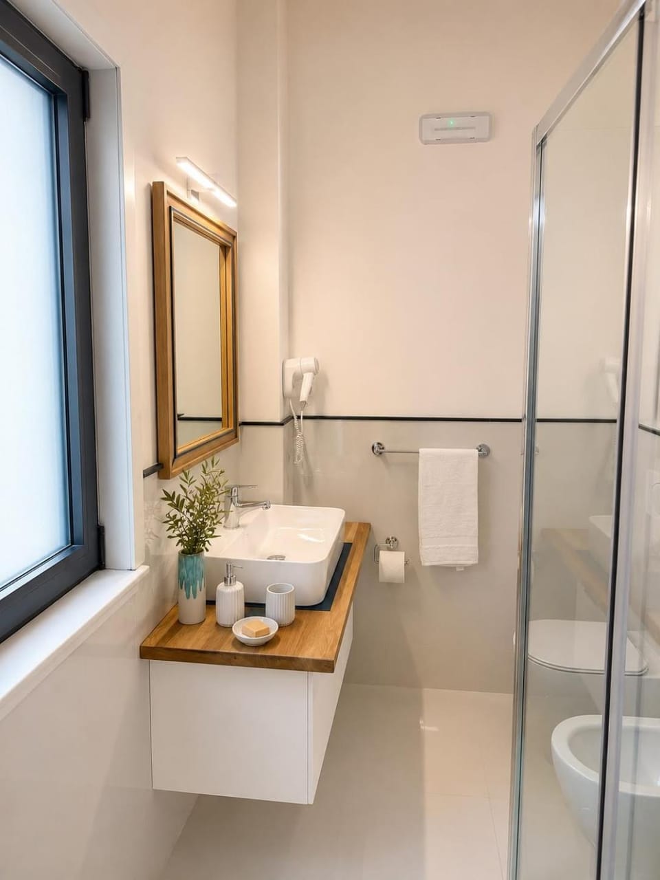 Shower, Toilet, Bathroom, towels