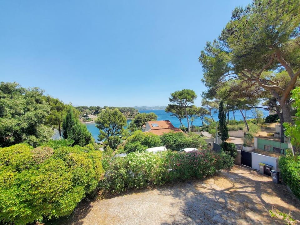 Haut de villa à 150 m de la plage Villa in La Seyne-sur-Mer