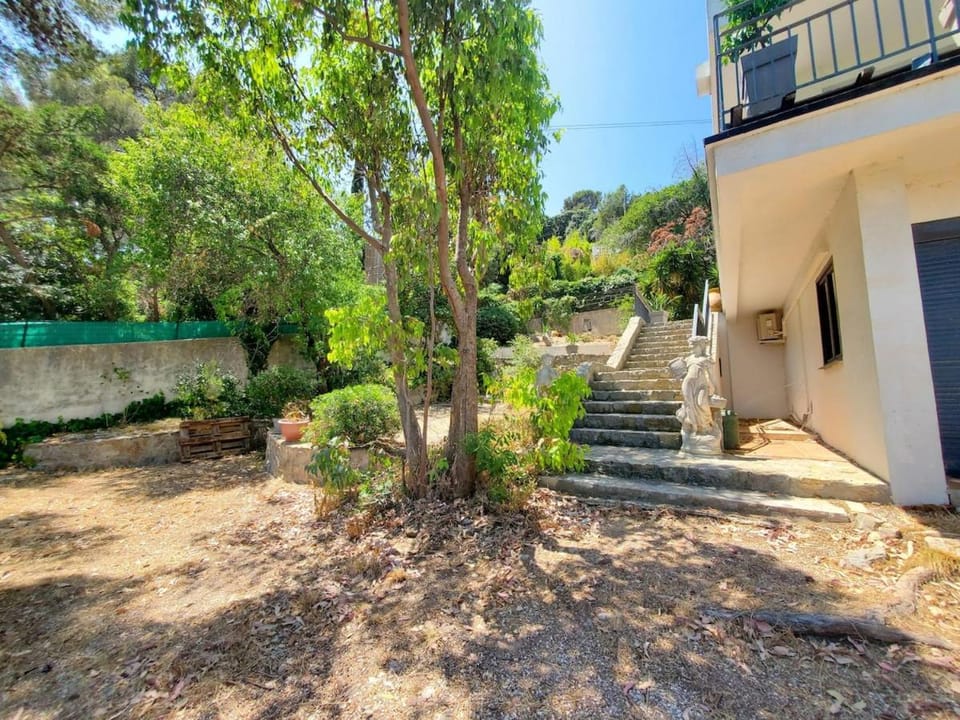 Haut de villa à 150 m de la plage Villa in La Seyne-sur-Mer