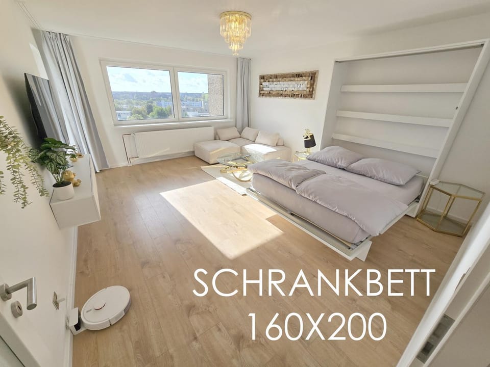 Bed, TV and multimedia, Living room