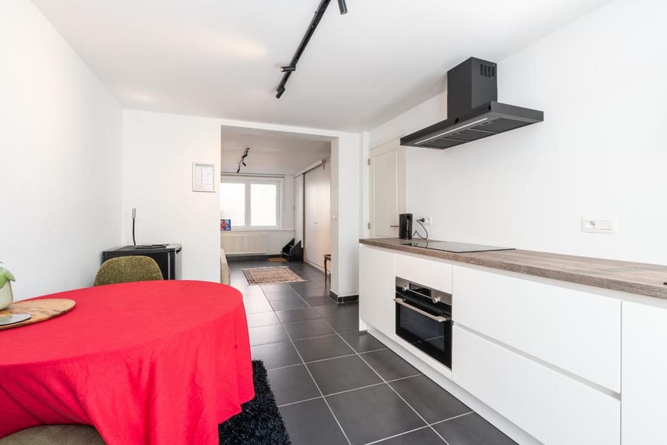 Kitchen or kitchenette, Photo of the whole room, Dining area