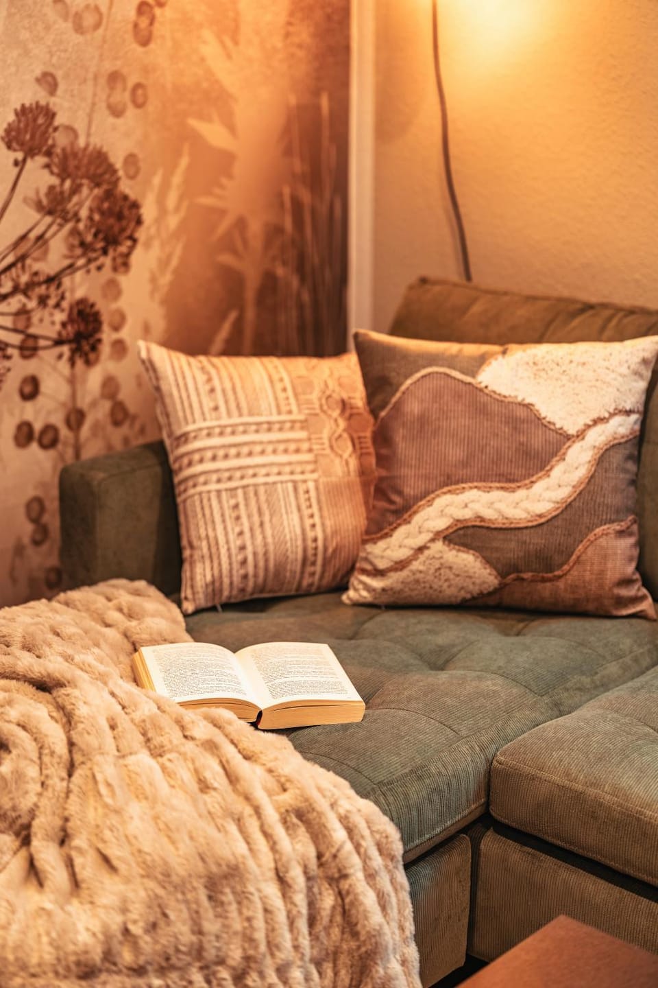 Living room, Decorative detail, Seating area