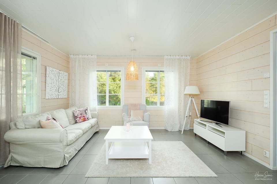 TV and multimedia, Living room, Photo of the whole room, Seating area, Evening entertainment