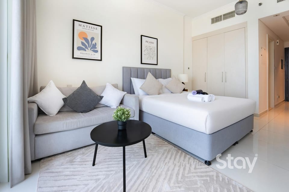 Modern Studio Apartment Damac Hills Apartment in Dubai
