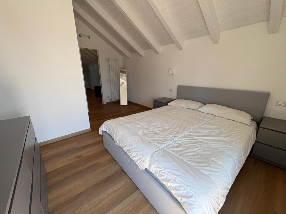 Bed, Photo of the whole room, Bedroom, wardrobe, air conditioner
