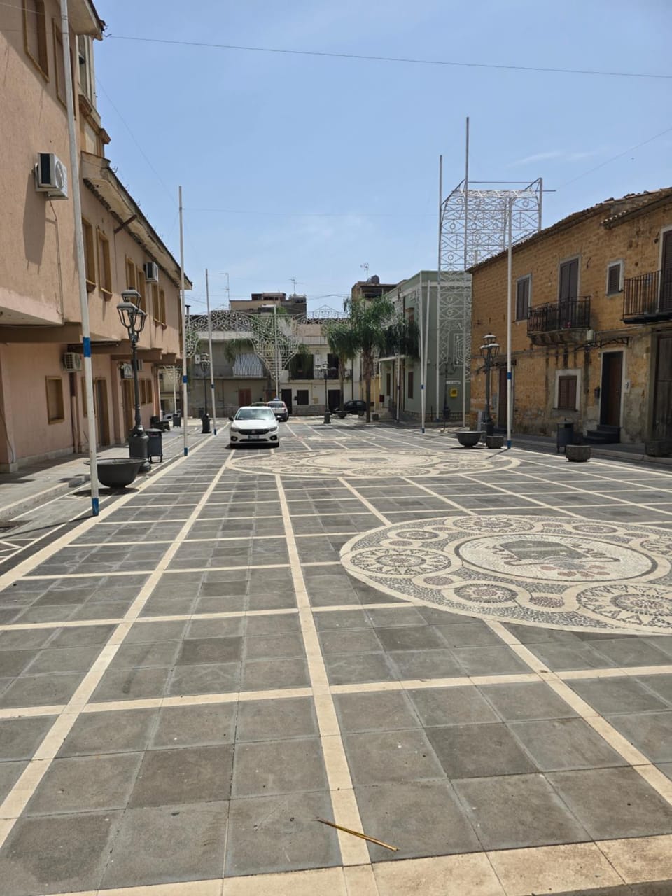 Day, Street view, Location