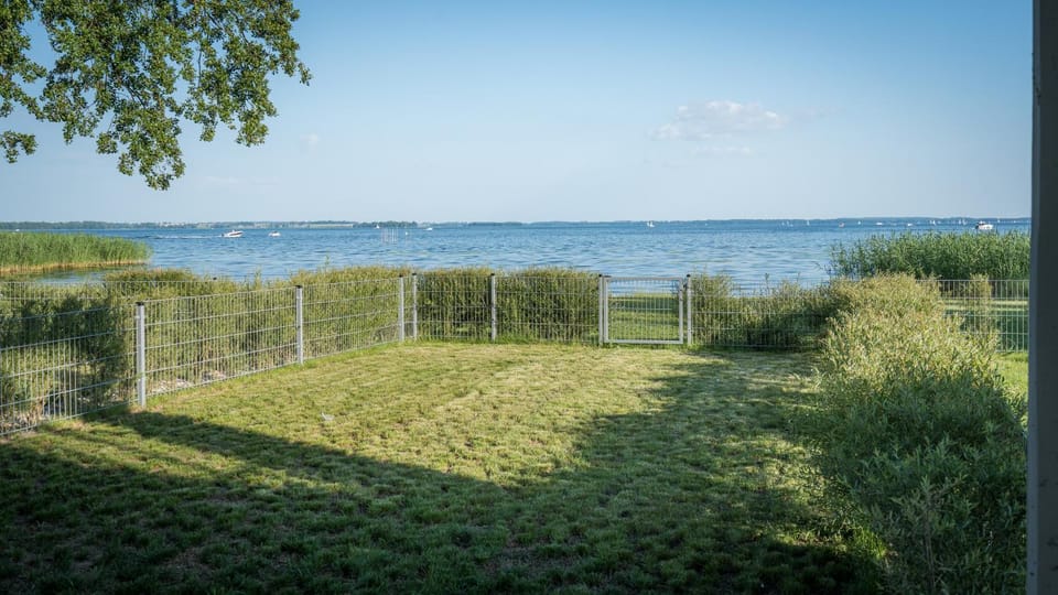 Day, Lake view