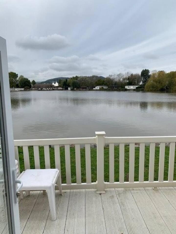23 Lakeside – Lakeside Escape Sleeps 6 Campground/ 
RV Resort in Minehead