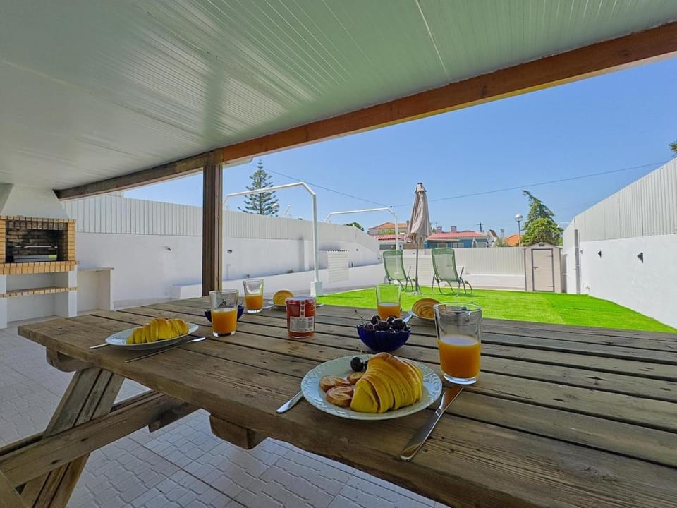 Vita Portucale ! Lagoa de Albufeira Breeze Retreat House in Setubal District