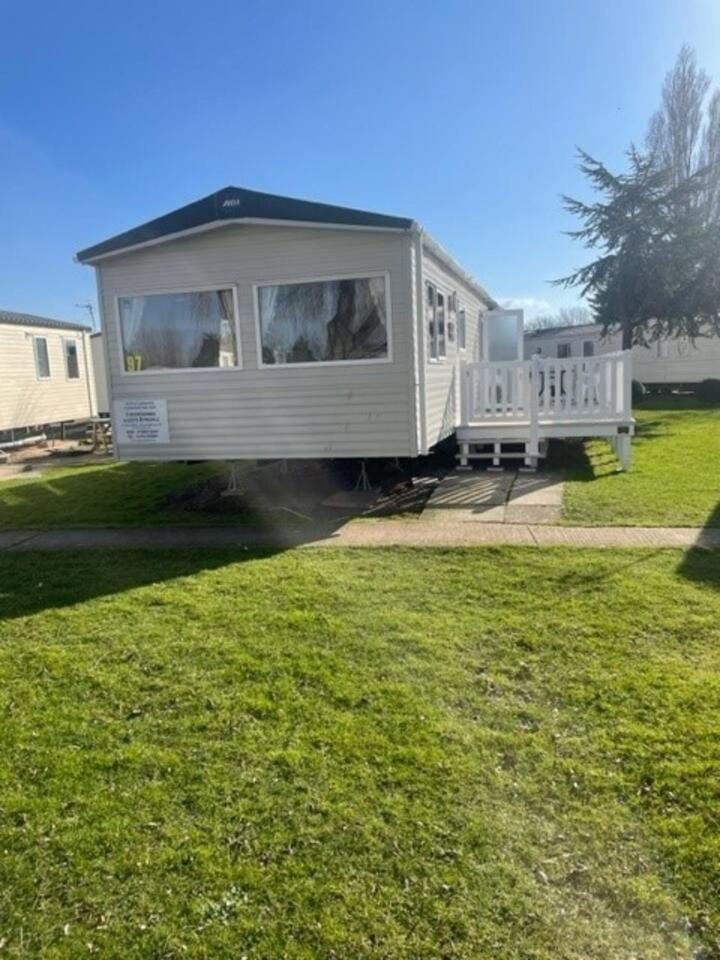 97 Nautical Cove – Family Escape Sleeps 8 Campground/ 
RV Resort in Minehead