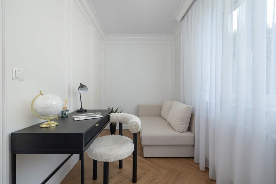 Photo of the whole room, Seating area, Bedroom, pet friendly