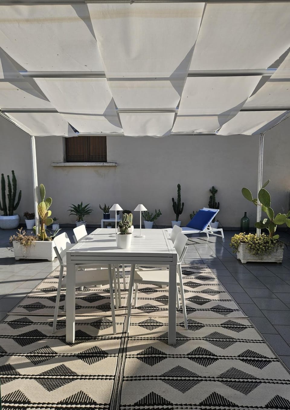 Balcony/Terrace, Dining area