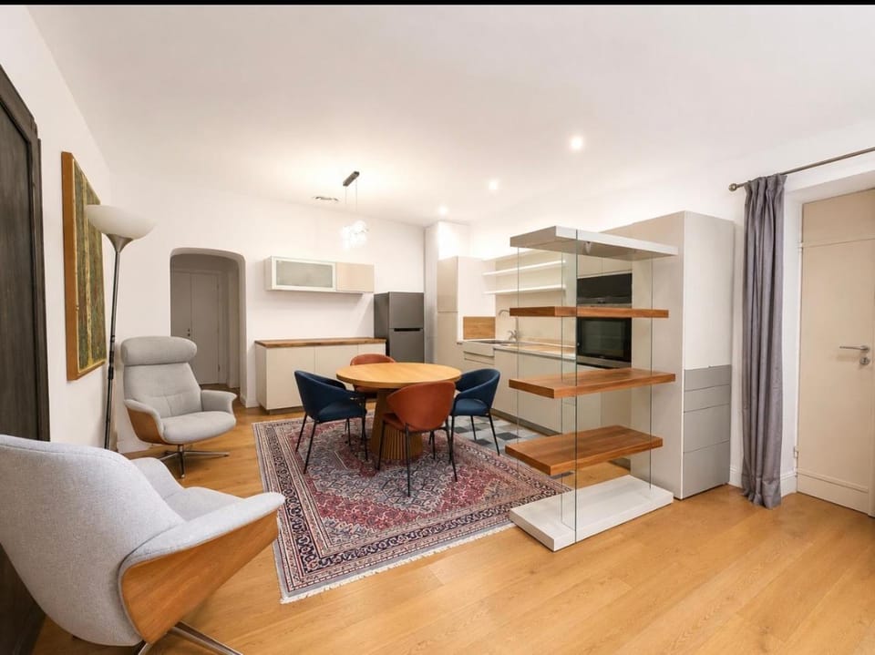Coeur Vieux Nice Apartment in Nice