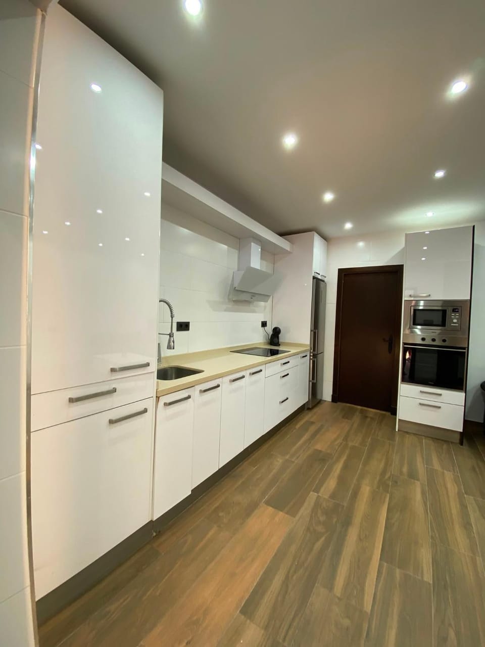 Kitchen or kitchenette, oven, pet friendly, stove