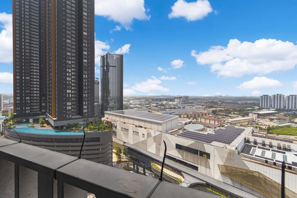 Balcony/Terrace, City view