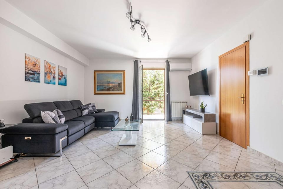 Spacious Apartment close to the Beach-Isola Summer Apartment in Sicily