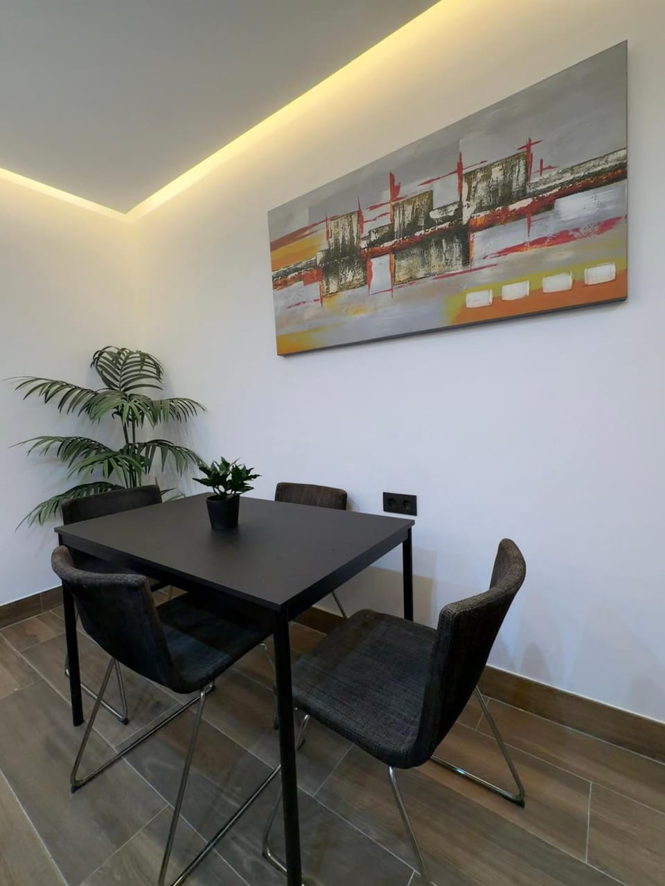 Living room, Seating area, Dining area