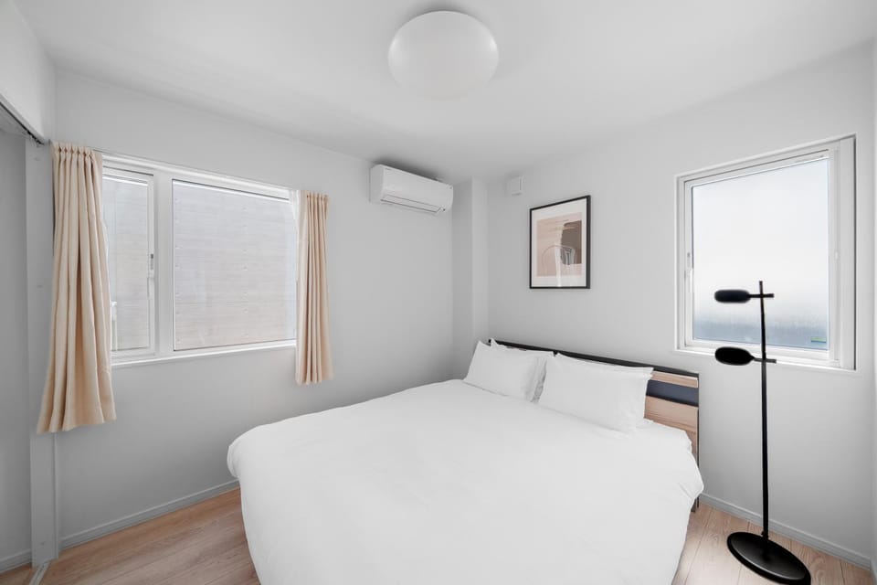 Bed, Bedroom, air conditioner