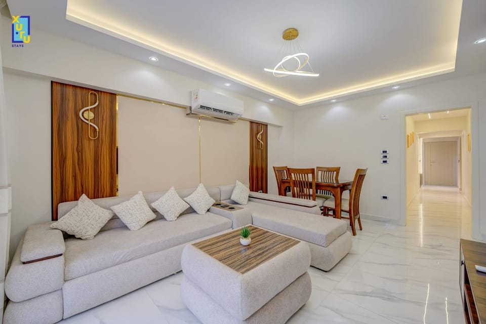 Serene & Spacey 2BDR Apt 5 Min To Airport Apartment in New Cairo City