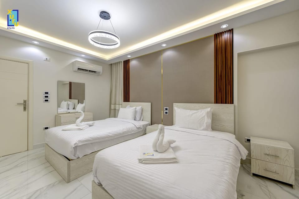 Serene & Spacey 2BDR Apt 5 Min To Airport Apartment in New Cairo City