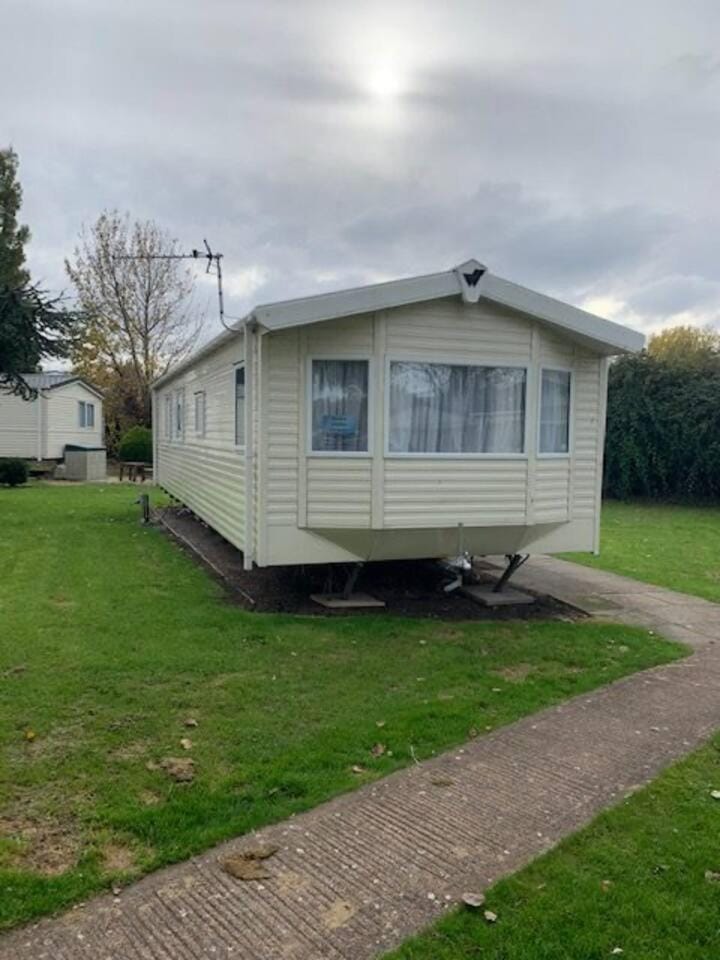 98 Nautical Cove – Family Escape Sleeps 8 Campground/ 
RV Resort in Minehead