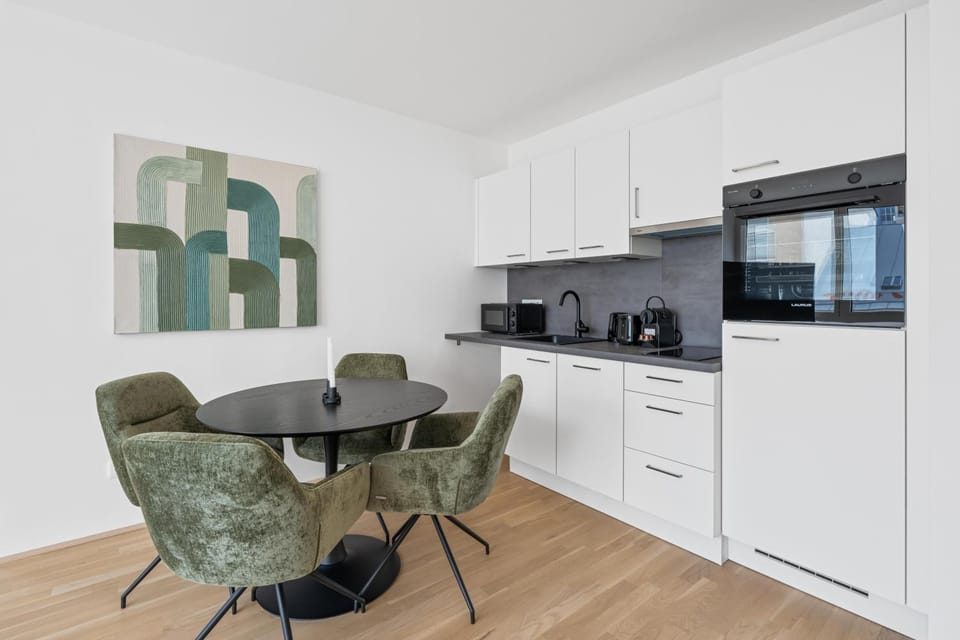 Coffee/tea facilities, Kitchen or kitchenette, Living room, Seating area, Dining area, dishwasher, oven, toaster