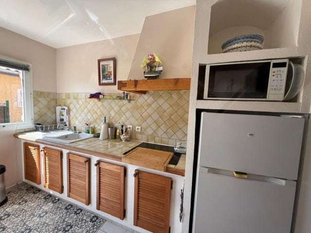 Appartement climatisé 4 personnes, terrasse, parking privatif et à 300 M du centre ville Apartment in Occitanie