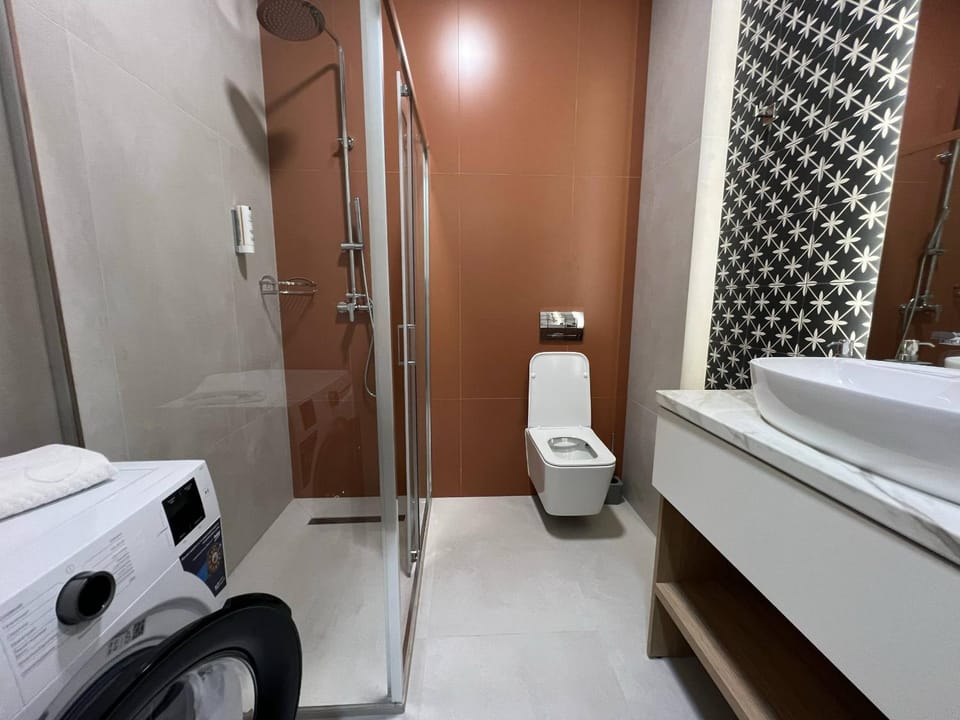 Shower, Toilet, bidet