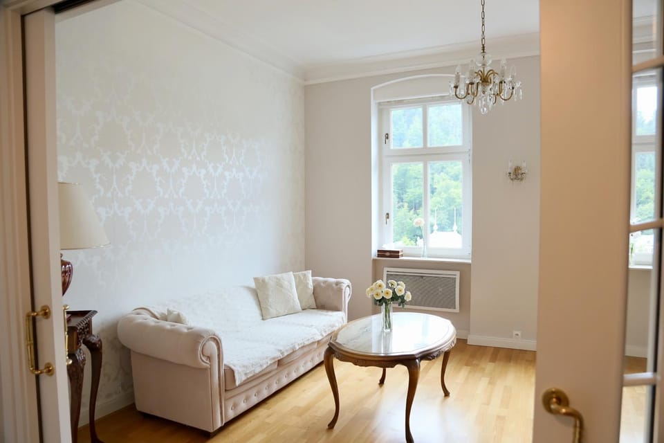 Living room, Seating area, Area and facilities