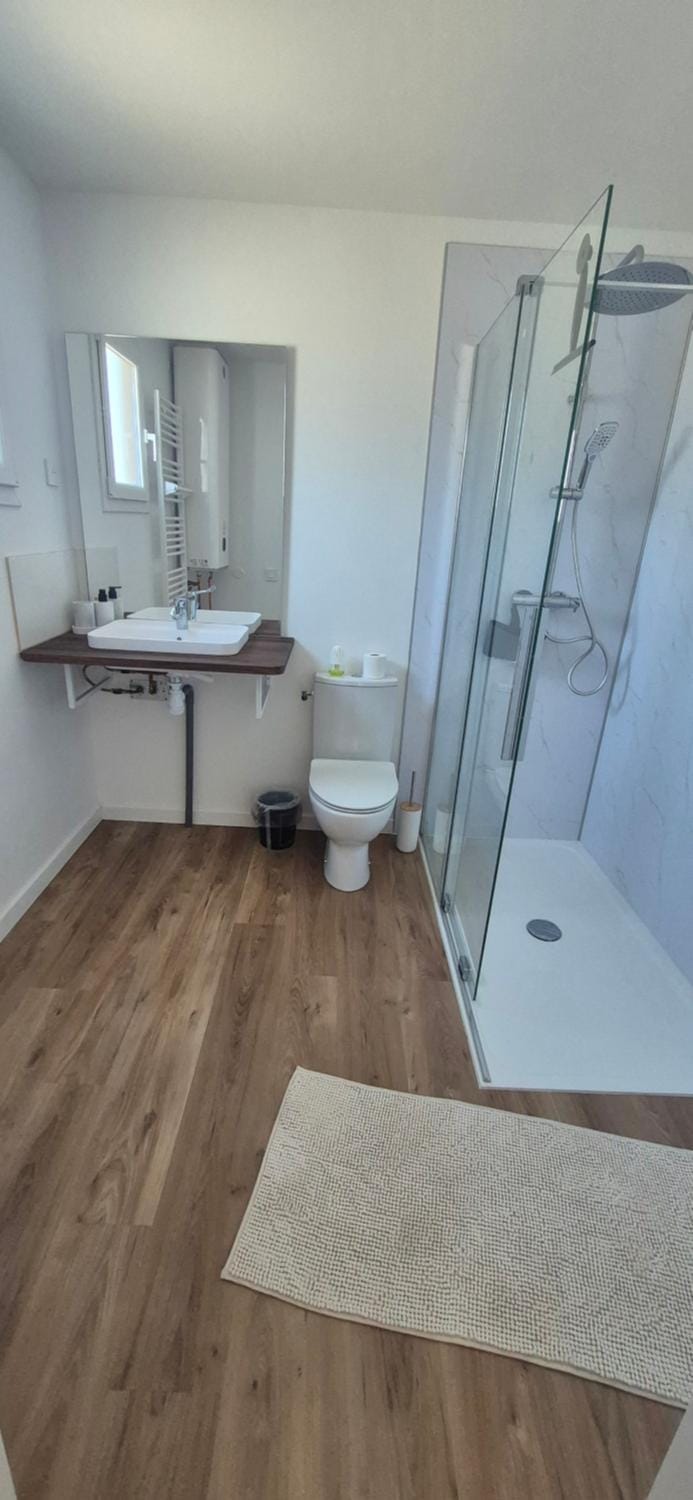 Shower, Bathroom, towels