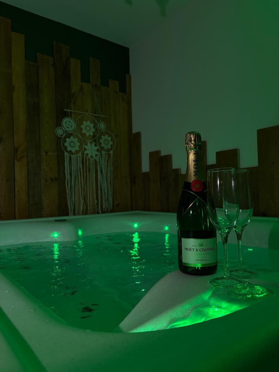 Hédoné LoveRooms Apartment in Bourgogne-Franche-Comté