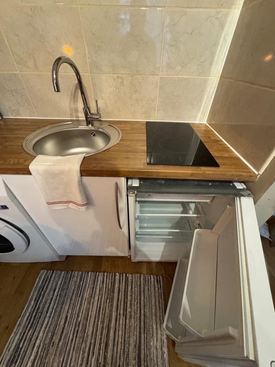 Super central Pimlico modern studio Apartment in City of Westminster