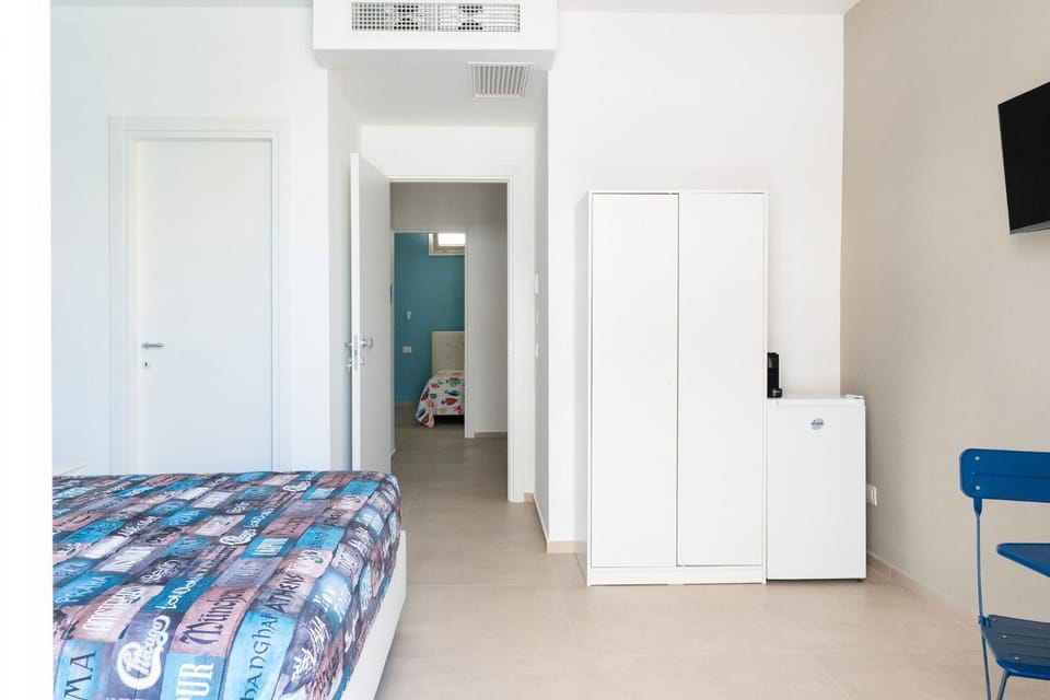 Bedroom, wardrobe