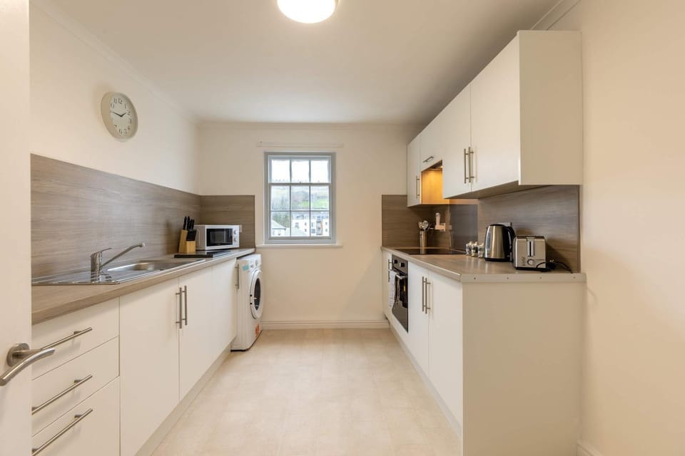Charming 1BR Apt on Harbour with Sea Views Apartment in Copeland District
